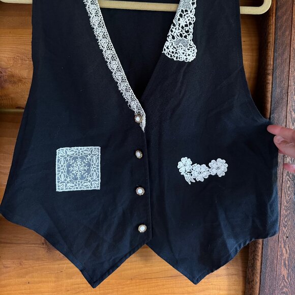 New Moves Vintage Vest with Asymmetrical Lace Details - Picture 1 of 3